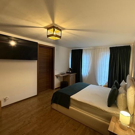 Conacul Radacinilor Petroşani Exterior foto