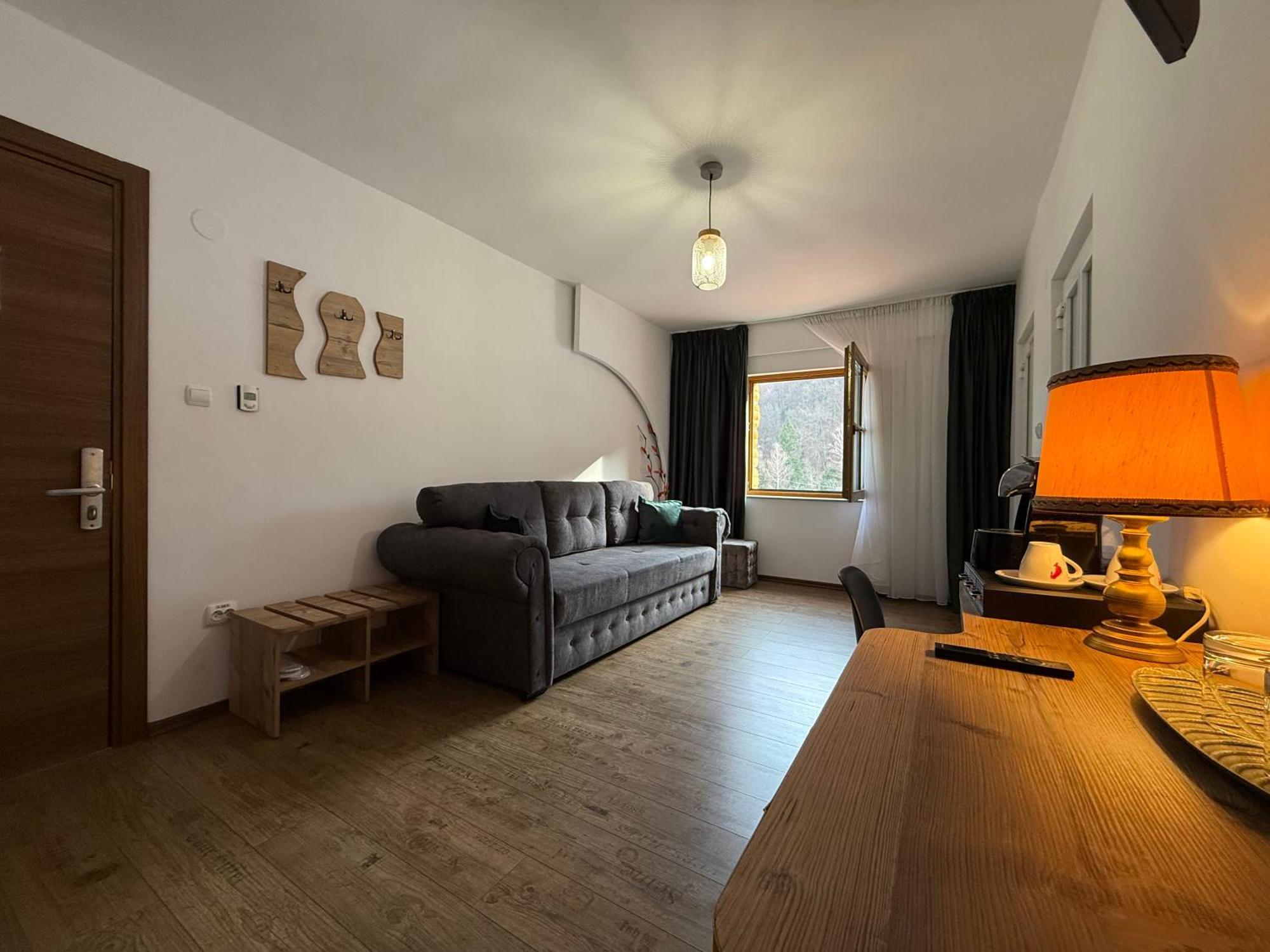 Conacul Radacinilor Petroşani Exterior foto