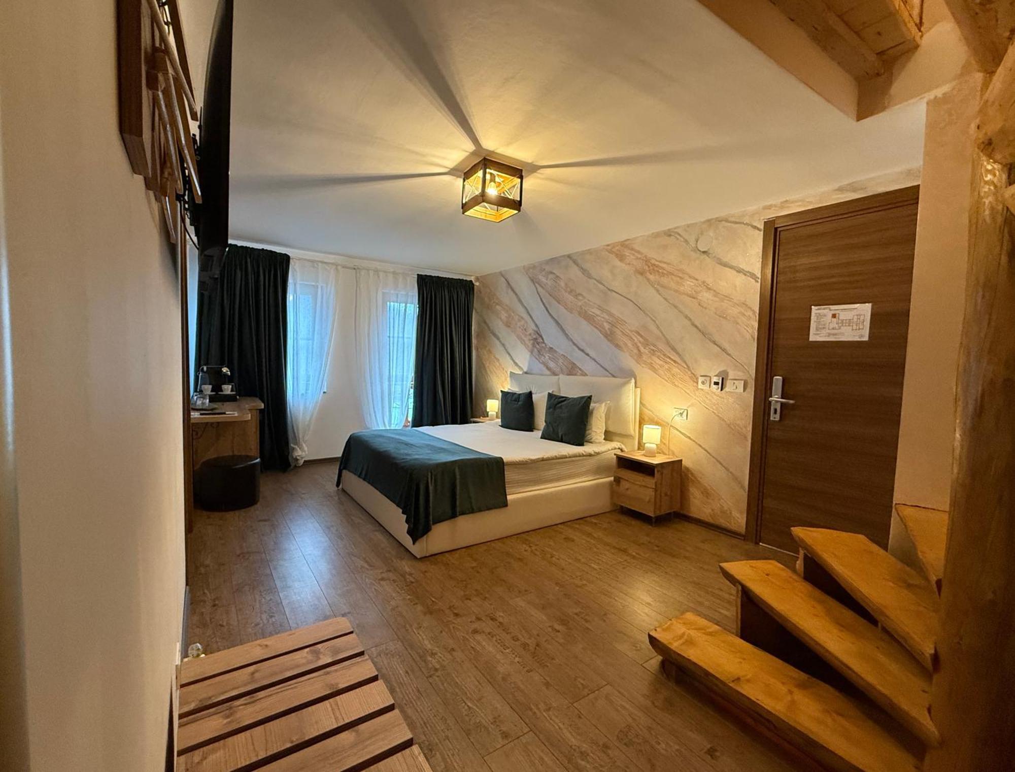 Conacul Radacinilor Petroşani Exterior foto